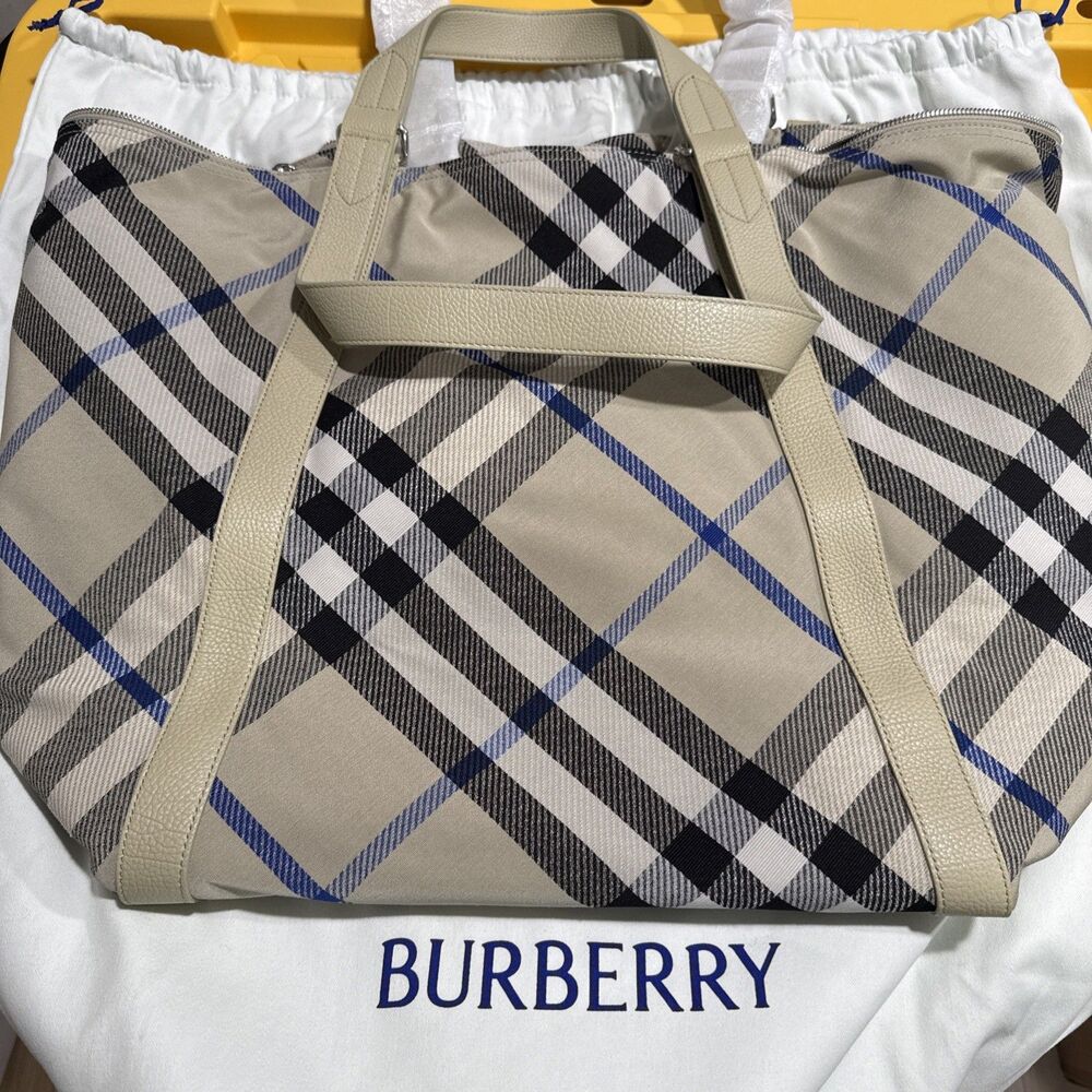 Burberry Check Canvas Large Tote Shoulder Bag Lichen Brown Check 8085287 Italy
